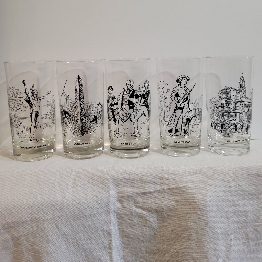 Vintage Set of 5 Historical Tumblers Glasses 1776 Commemorative